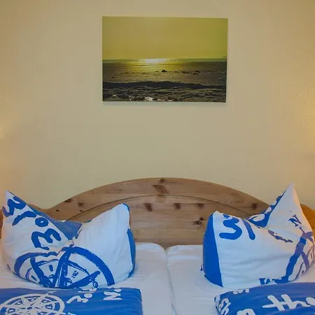 Ferienhaus Dornenrose In Gohren Guest house *