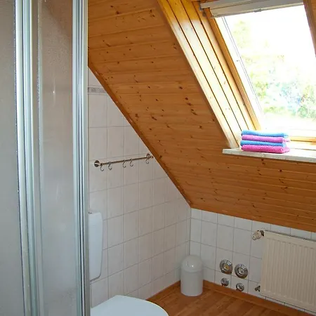 Konukevi Ferienhaus Dornenrose In Gohren *